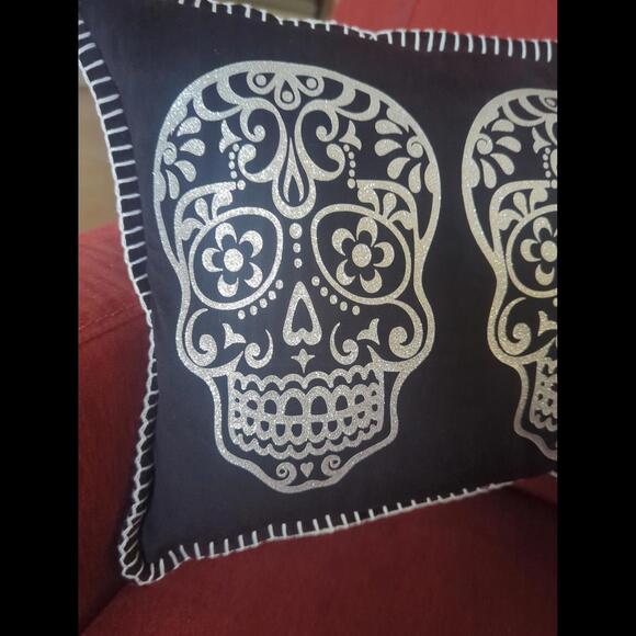 Skull Pillow Set of 2 - Picture 2 of 9